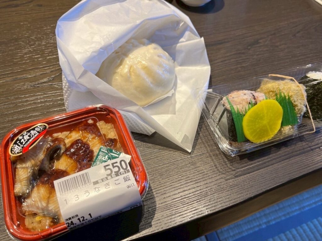 肉まん・おにぎり・うなぎご飯