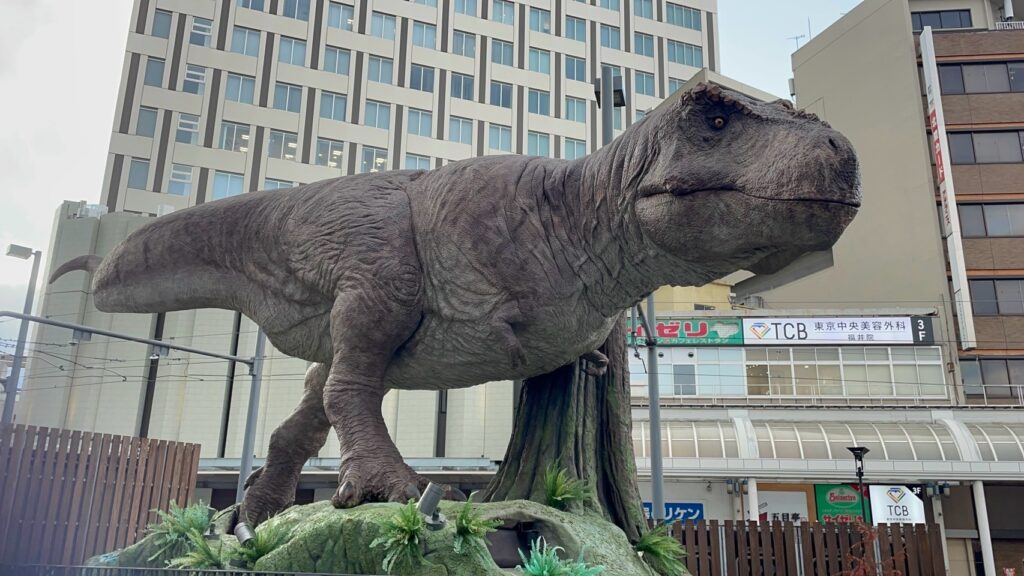 福井駅の恐竜